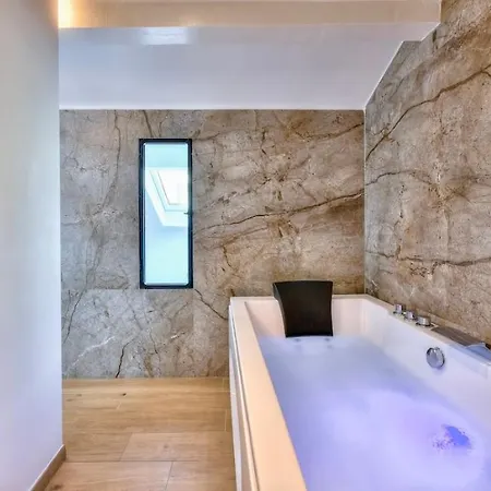 Duplex Centre Historique Apartment